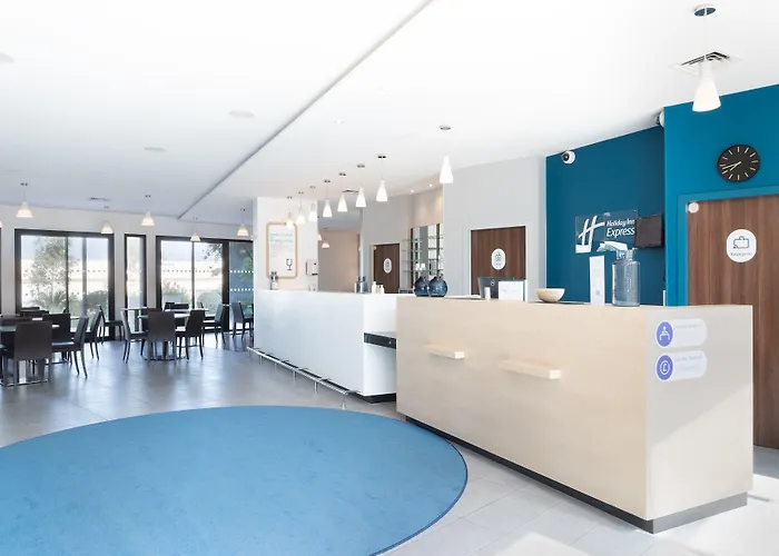 Holiday Inn Express - Marseille Airport By Ihg